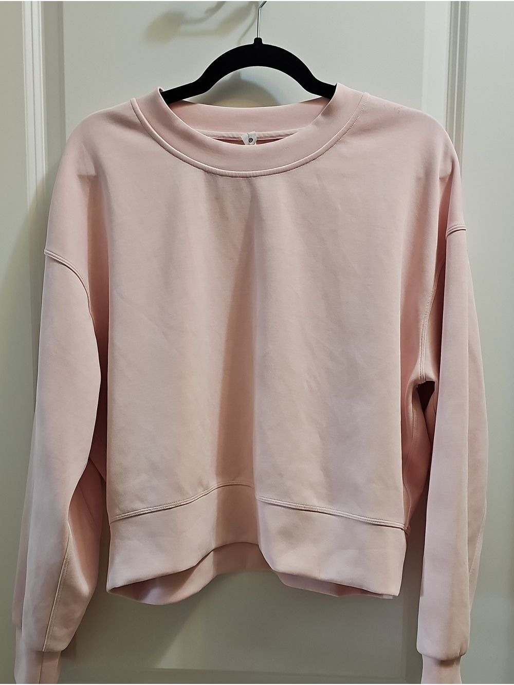 319. Lululemon Soft Streme Pullover Sweatshirt